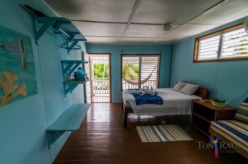 Pelican Beach Resort South Water Caye Dangriga Eksteriør bilde