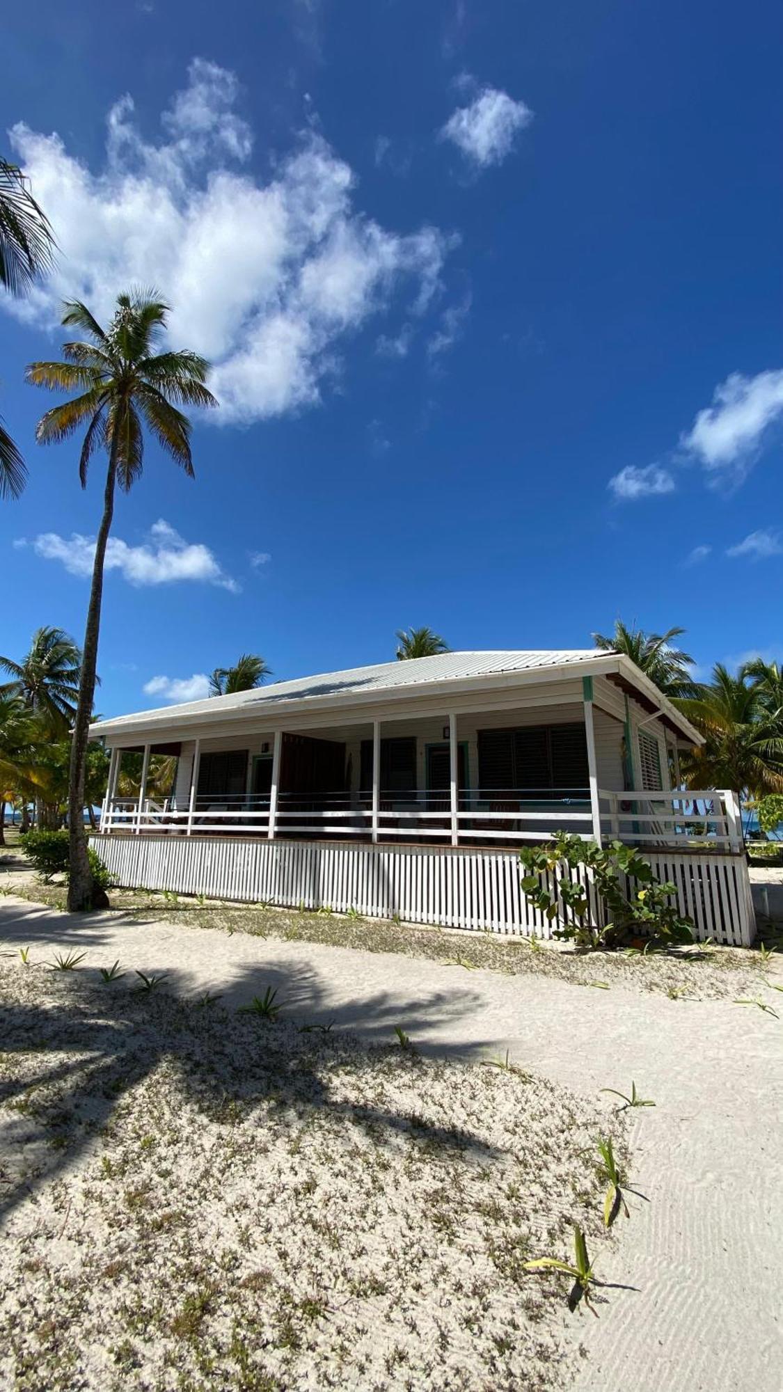 Pelican Beach Resort South Water Caye Dangriga Eksteriør bilde